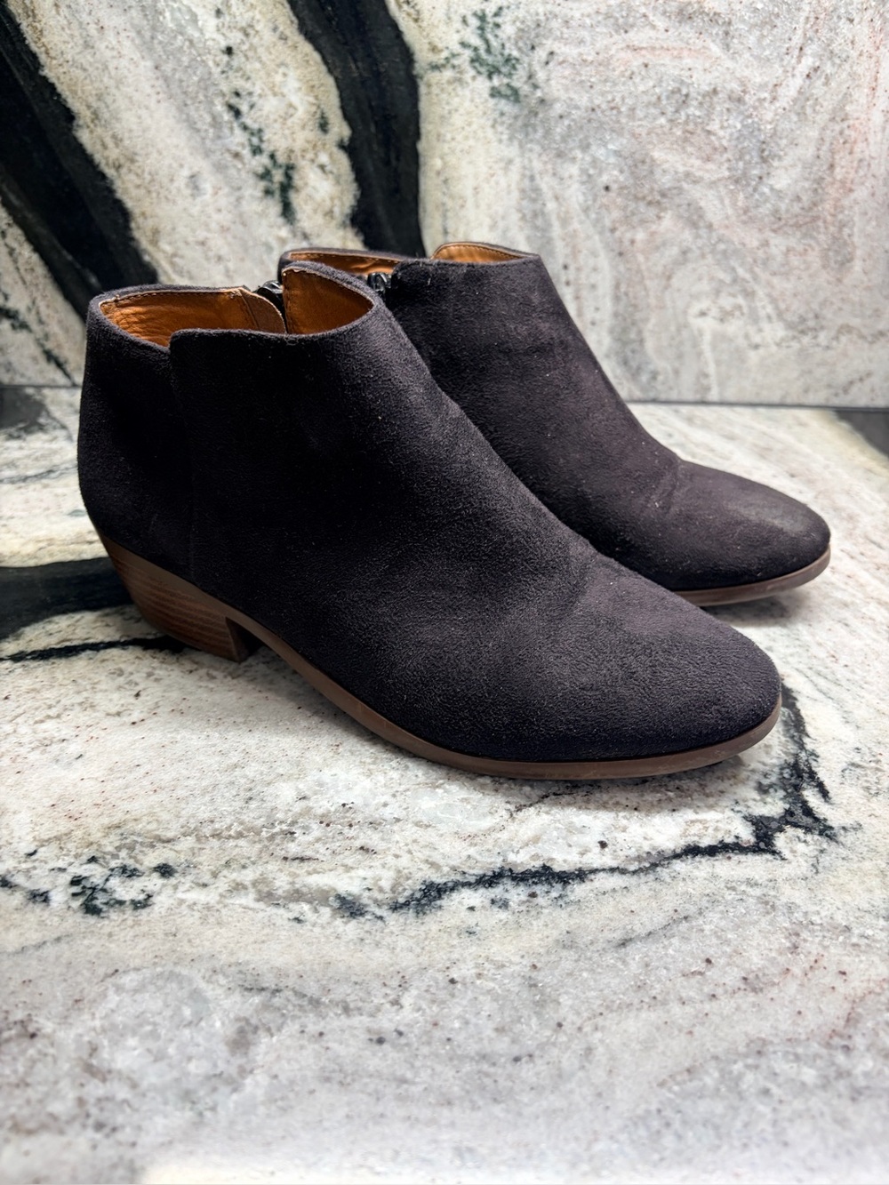 Soda Black Faux Suede Ankle Booties Women’s Size 6.5 Side Zip Low Heel